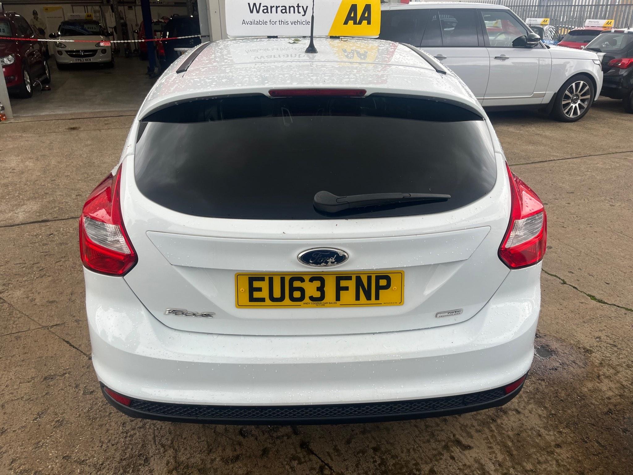 Used 2013 Ford Focus 1.0T EcoBoost Zetec Euro 5 (s/s) 5dr for sale in